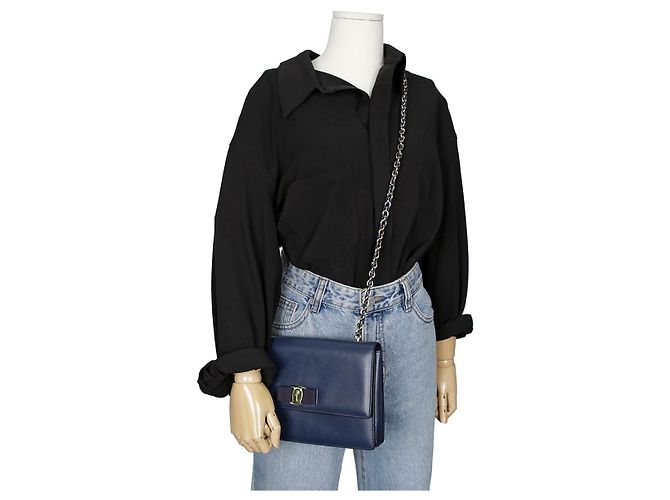 Salvatore Ferragamo Borsa a tracolla e crossbody Vara Gini in pelle Saffiano blu navy - vista 23