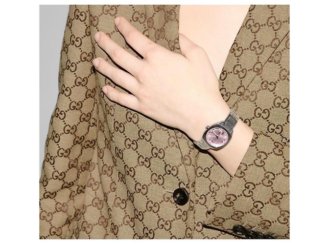 Gucci Diamantbesetzte Interlocking-Uhr - Ansicht 8