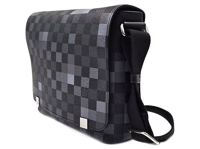Louis Vuitton Damier Graphite District PM Mehrfarben - Ansicht 2