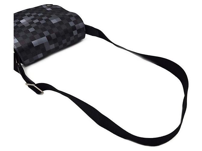 Louis Vuitton Damier Graphite District PM Mehrfarben - Ansicht 5