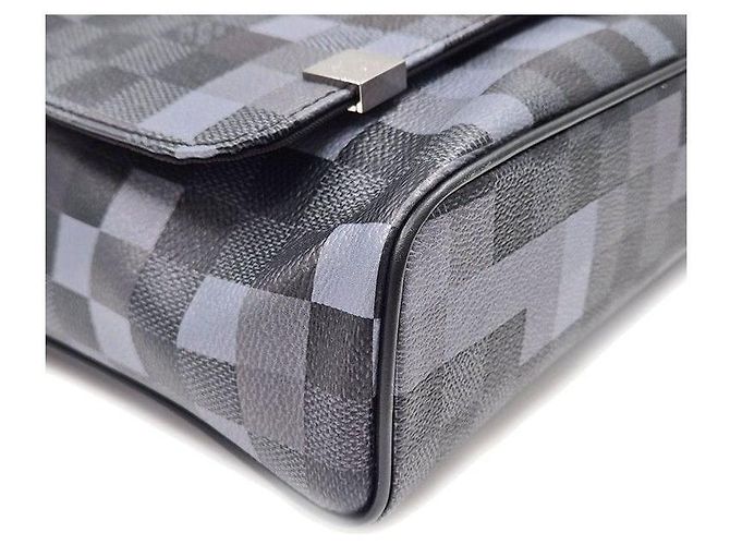 Louis Vuitton Damier Graphite District PM Mehrfarben - Ansicht 7