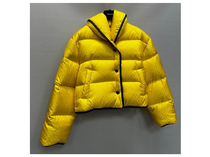 Louis Vuitton Chaqueta acolchada Monogram Dorado - vista 3