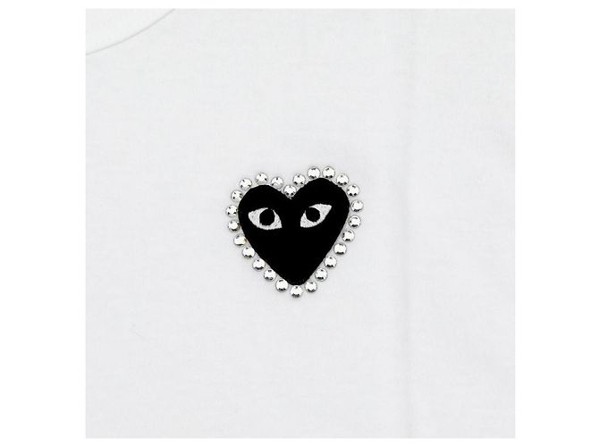 Comme Des Garcons Unisex T-Shirt PLAY mit schwarzem Herz-Patch und Strasssteinen - Ansicht 7