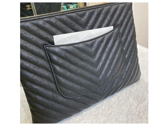 Chanel Clutch Chevron Bag New Medium Black and Gold Series Nero - vista 6
