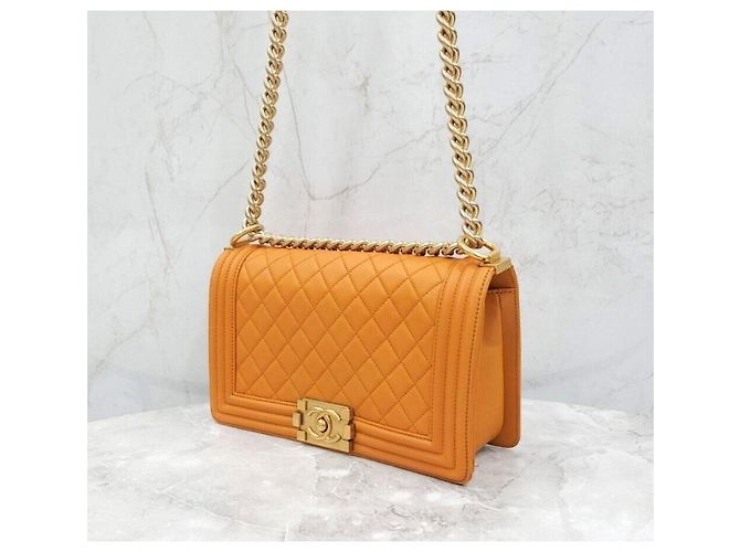 Chanel Boy Bag Flap Bag Medium Lambskin Gold Tone Series Arancione - vista 2