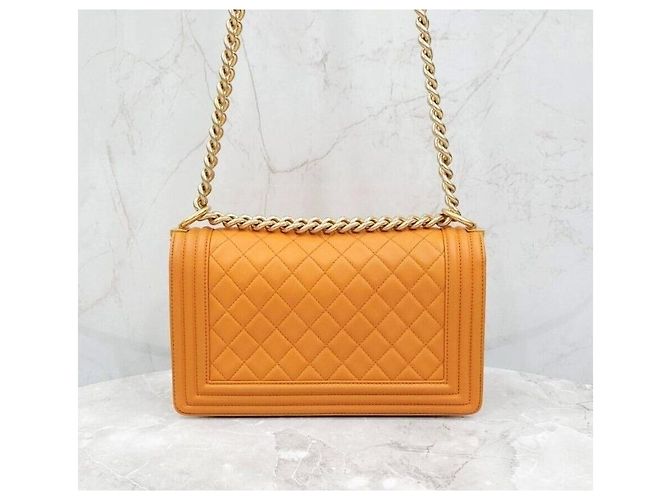 Chanel Boy Bag Flap Bag Medium Lambskin Gold Tone Series Arancione - vista 3