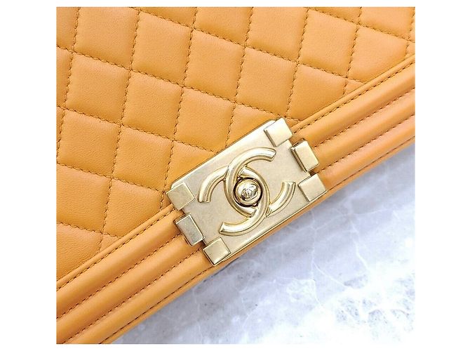Chanel Boy Bag Flap Bag Medium Lambskin Gold Tone Series Arancione - vista 4