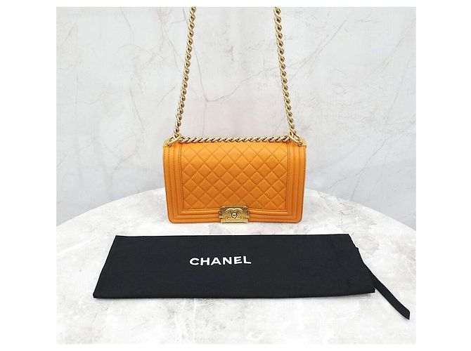 Chanel Boy Bag Flap Bag Medium Lambskin Gold Tone Series Arancione - vista 9