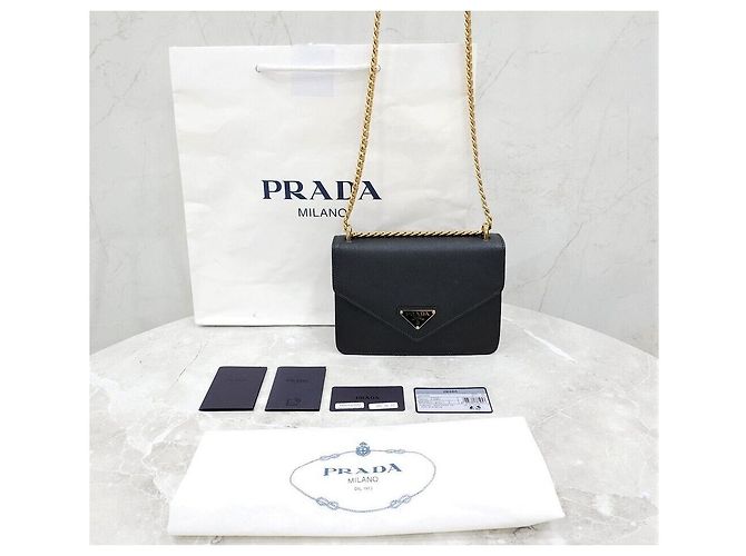Prada Borsa a tracolla con catena e bustina in pelle Saffiano con logo Triangle Nero - vista 8