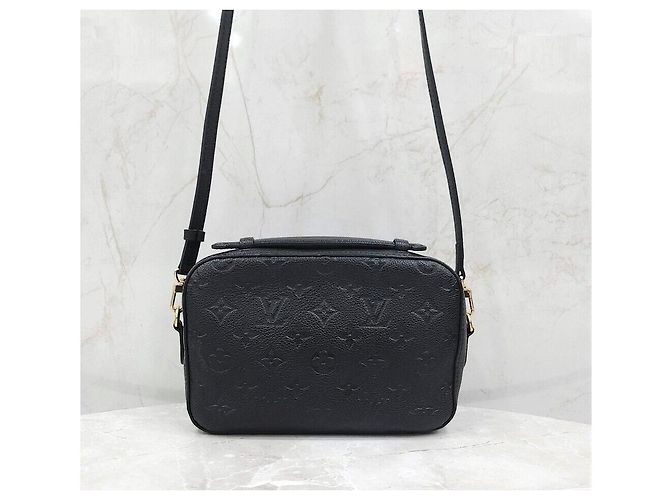 Louis Vuitton Bolsa de Ombro em Canvas Monogram - vista 3