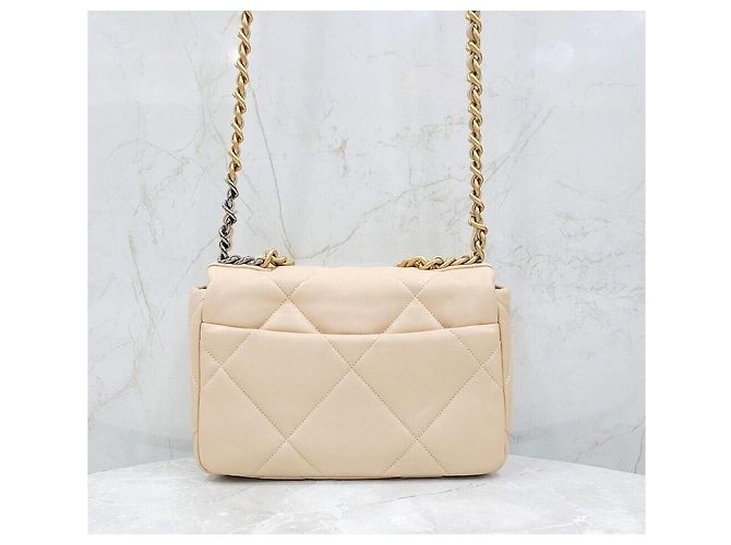 Chanel 19 Chanel Flapbag Schultertaschen-Serie aus Lammleder, Größe Medium Mehrfarben - Ansicht 3