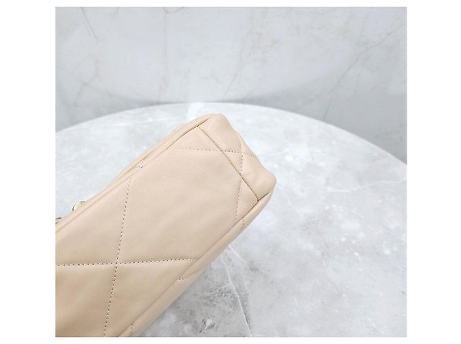 Chanel 19 Chanel Flapbag Schultertaschen-Serie aus Lammleder, Größe Medium Mehrfarben - Ansicht 7
