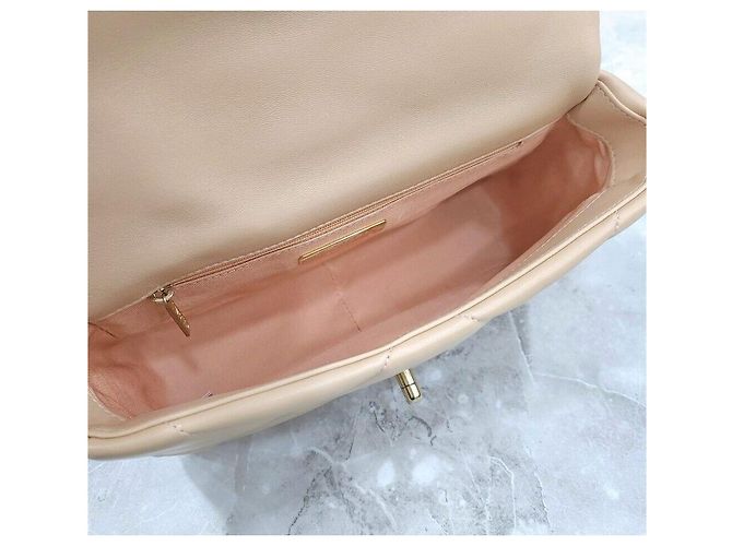 Chanel 19 Chanel Flapbag Schultertaschen-Serie aus Lammleder, Größe Medium Mehrfarben - Ansicht 8