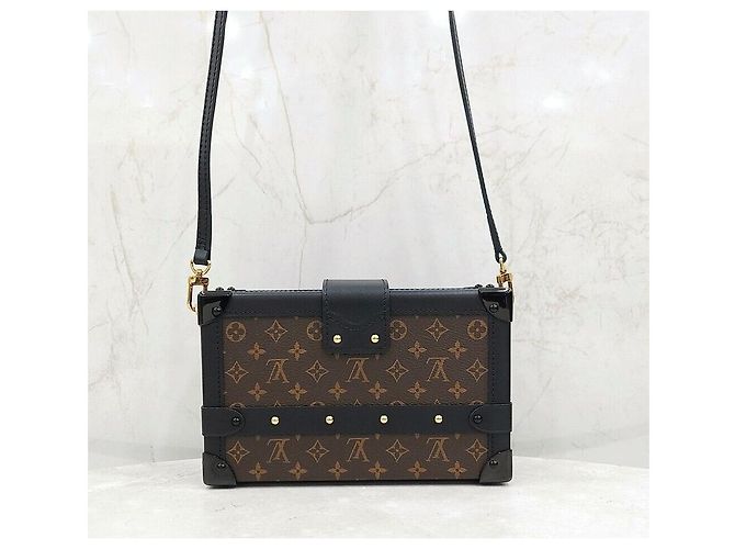 Louis Vuitton Borsa a tracolla Petit Malle in tela Monogram Reverse Multicolore - vista 3