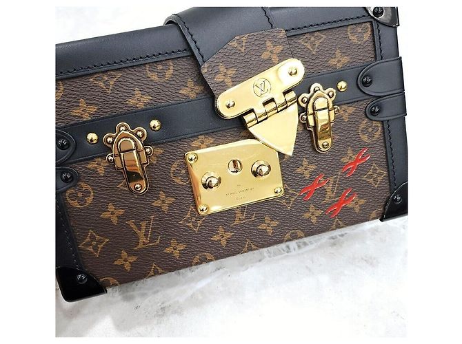 Louis Vuitton Borsa a tracolla Petit Malle in tela Monogram Reverse Multicolore - vista 6