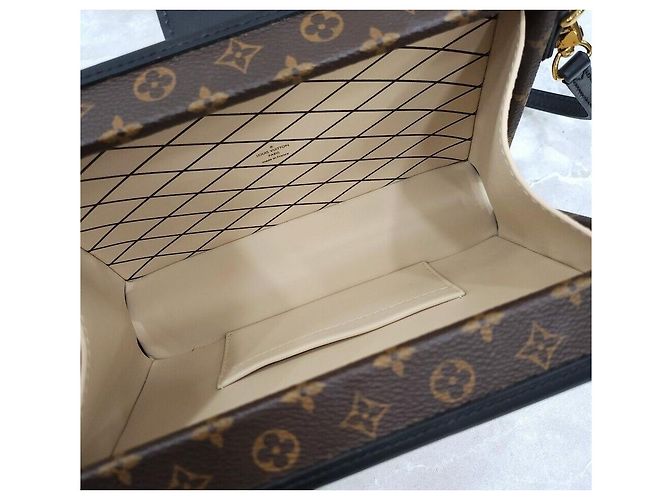 Louis Vuitton Borsa a tracolla Petit Malle in tela Monogram Reverse Multicolore - vista 8