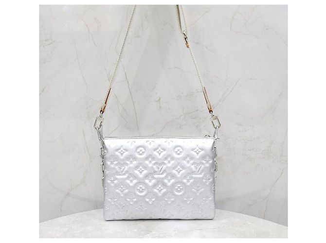Louis Vuitton Silver Monogram Coussin Chain Bag PM Silber - Ansicht 3