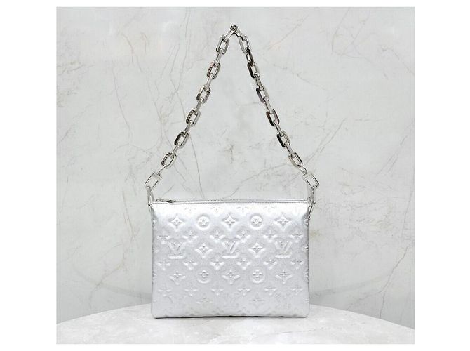 Louis Vuitton Silver Monogram Coussin Chain Bag PM Silber - Ansicht 4