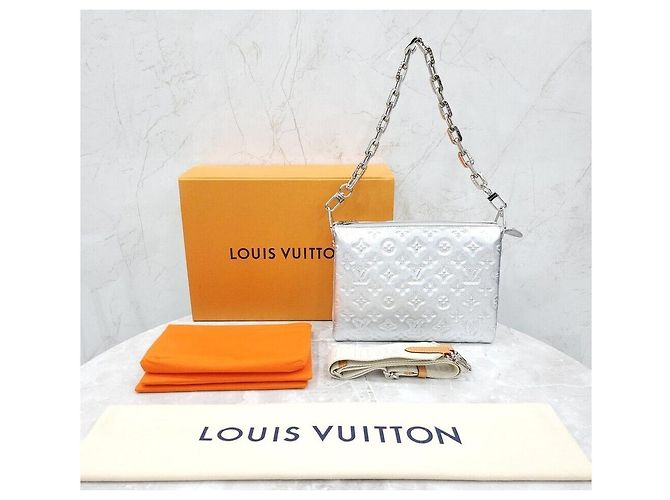 Louis Vuitton Silver Monogram Coussin Chain Bag PM Silber - Ansicht 9