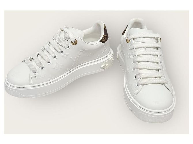 Louis Vuitton Baskets Timeout avec monogramme lettrage blanc - vue 3