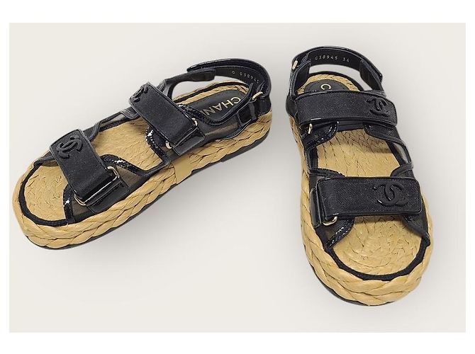 Chanel Sandali in mesh patentato con logo CC nero e chiusura in velcro - vista 3