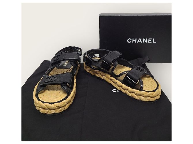 Chanel Sandali in mesh patentato con logo CC nero e chiusura in velcro - vista 8