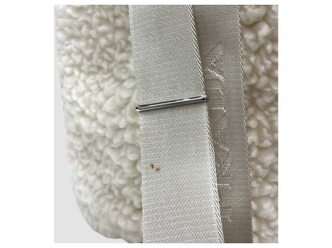 Prada Wool Cashmere Shearling Triangle Logo Tote Bag Elfenbein Weiß - Ansicht 10