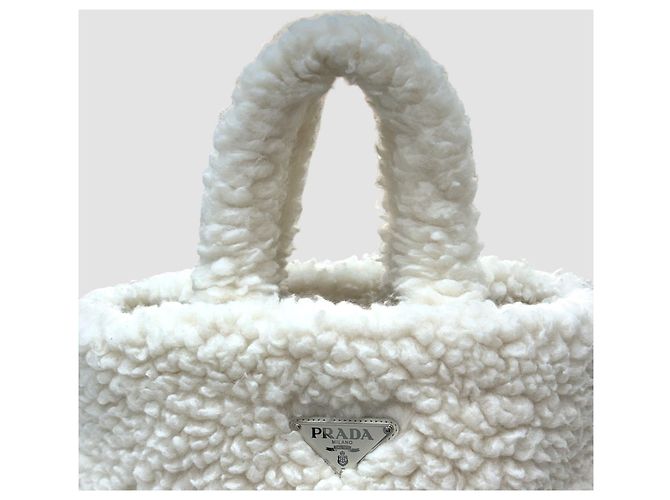 Prada Wool Cashmere Shearling Triangle Logo Tote Bag Elfenbein Weiß - Ansicht 3