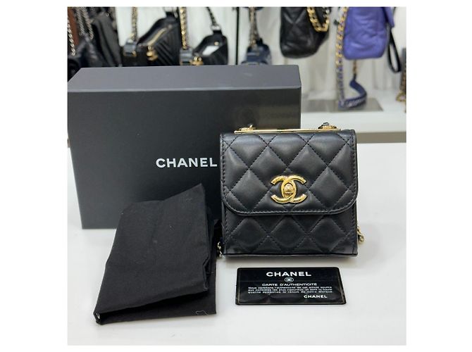 Chanel Mini borsa a catena Trendy CC in agnello nero e oro - vista 3
