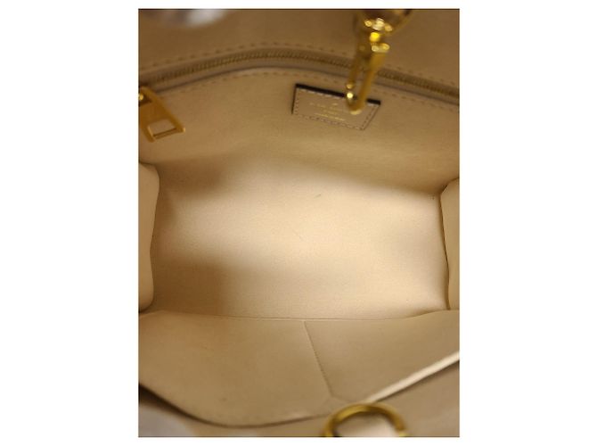Louis Vuitton Empreinte OnTheGo Beige Cream Marrone - vista 5