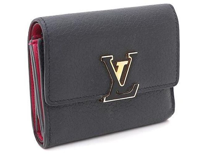 Louis Vuitton Capucines XS Wallet aus schwarzem Taurillon-Leder - Ansicht 2