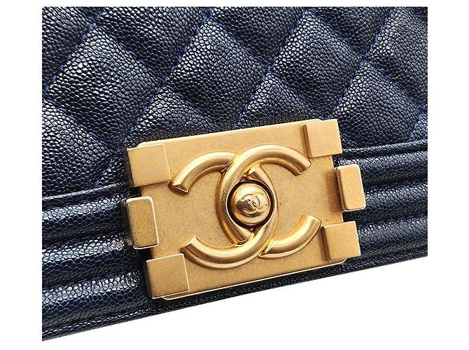 Chanel Borsa Caviar Boy Medium Nero - vista 8