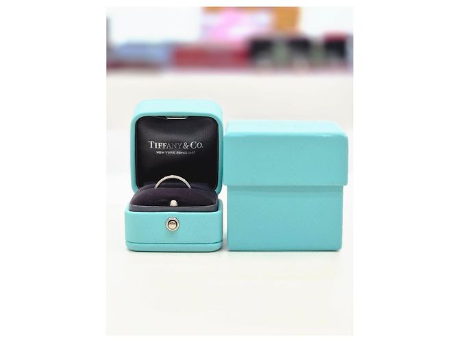Tiffany & Co Anello Milgrain con Diamanti da Donna PT DI TTGR FL MG Bianco - vista 2