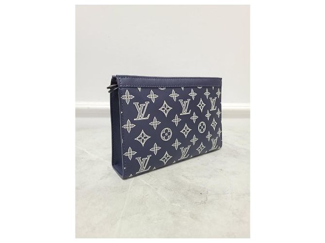Louis Vuitton Portafoglio indossabile Gascan Monogram Shadow blu inchiostro e bianco - vista 4