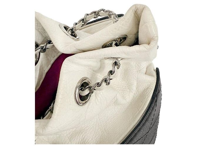 Chanel Borsa a tracolla a secchiello Gabrielle nera - vista 11