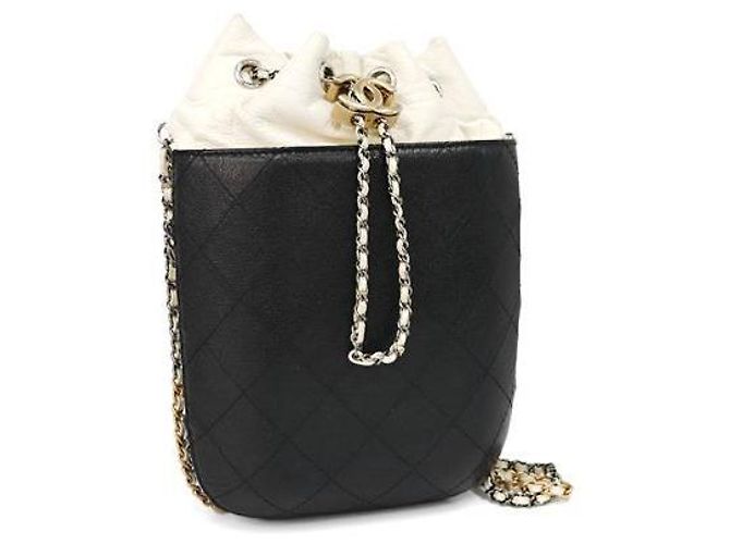 Chanel Borsa a tracolla a secchiello Gabrielle nera - vista 2