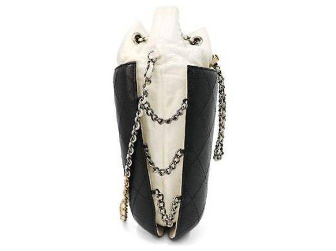 Chanel Borsa a tracolla a secchiello Gabrielle nera - vista 3