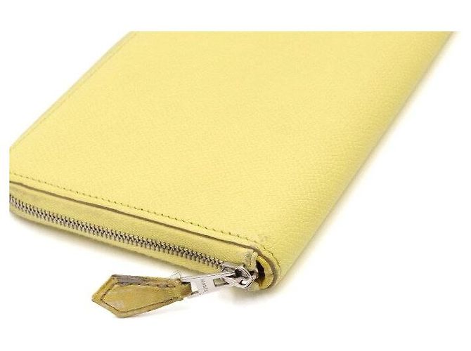 Hermès Portafoglio lungo con zip in pelle e seta gialla - vista 6