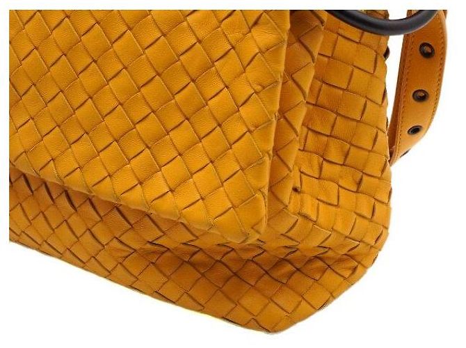 Bottega Veneta Borsa a tracolla con patta in nappa Intrecciato giallo - vista 10