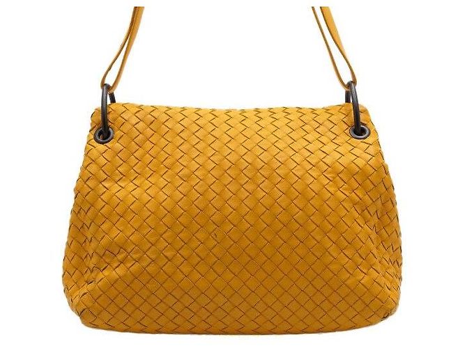 Bottega Veneta Borsa a tracolla con patta in nappa Intrecciato giallo - vista 4