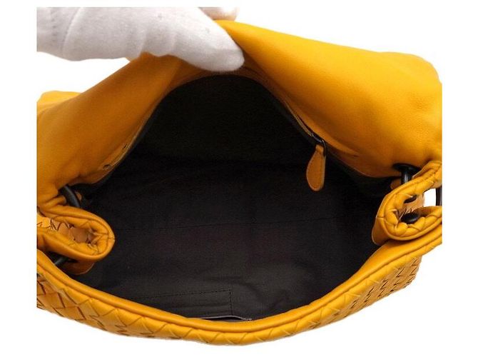 Bottega Veneta Borsa a tracolla con patta in nappa Intrecciato giallo - vista 5
