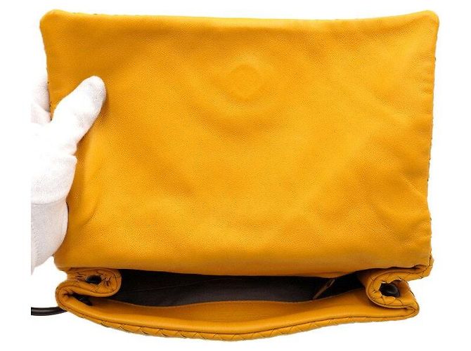 Bottega Veneta Borsa a tracolla con patta in nappa Intrecciato giallo - vista 6