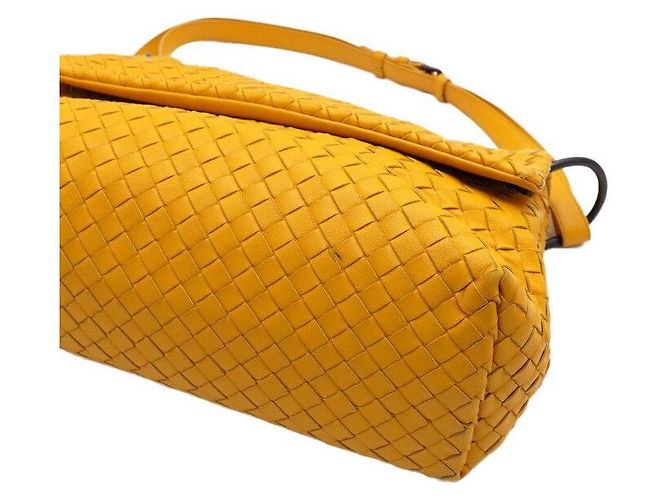 Bottega Veneta Borsa a tracolla con patta in nappa Intrecciato giallo - vista 8