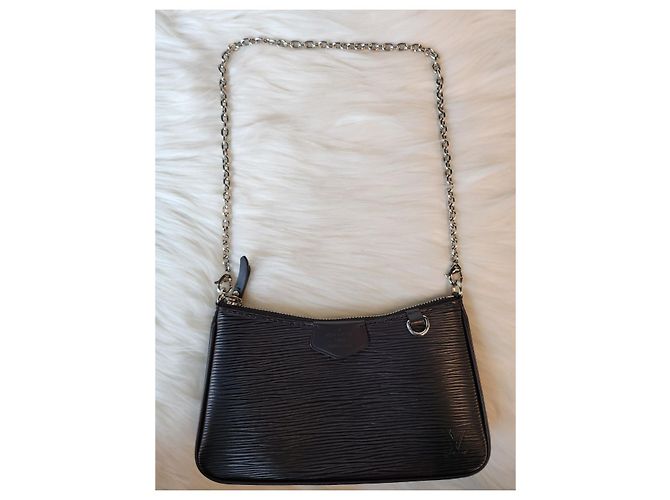 Louis Vuitton Pochette Easy Épi Black Nero - vista 9