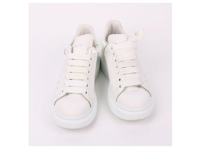 Tênis Oversized Hologram Alexander McQueen Branco - vista 3