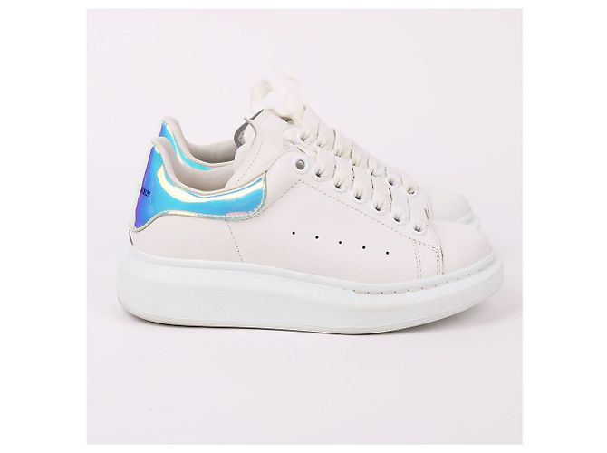 Tênis Oversized Hologram Alexander McQueen Branco - vista 6
