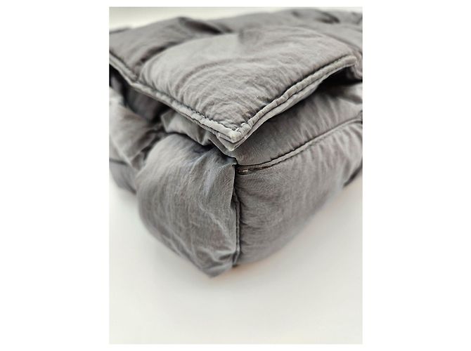 Cassette Bottega Veneta Bolso Bottega Padded Tech Gris Estado Castaño - vista 14
