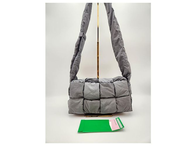 Cassette Bottega Veneta Bolso Bottega Padded Tech Gris Estado Castaño - vista 6