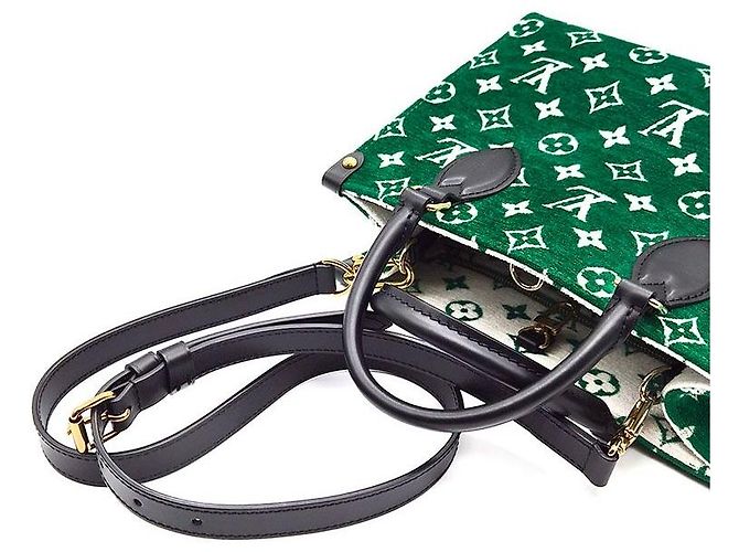 Louis Vuitton Monogram Velvet OnTheGo Verde - vista 5