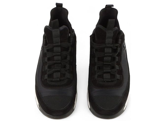 Chanel Sneaker aus Mischgewebe mit schwarzem CC-Logo - Ansicht 2